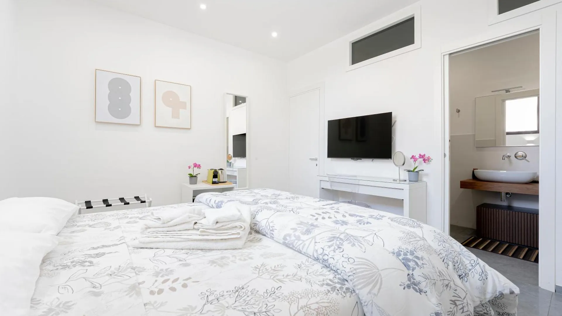 Eos - Elegants Apartments & Suites Syracuse