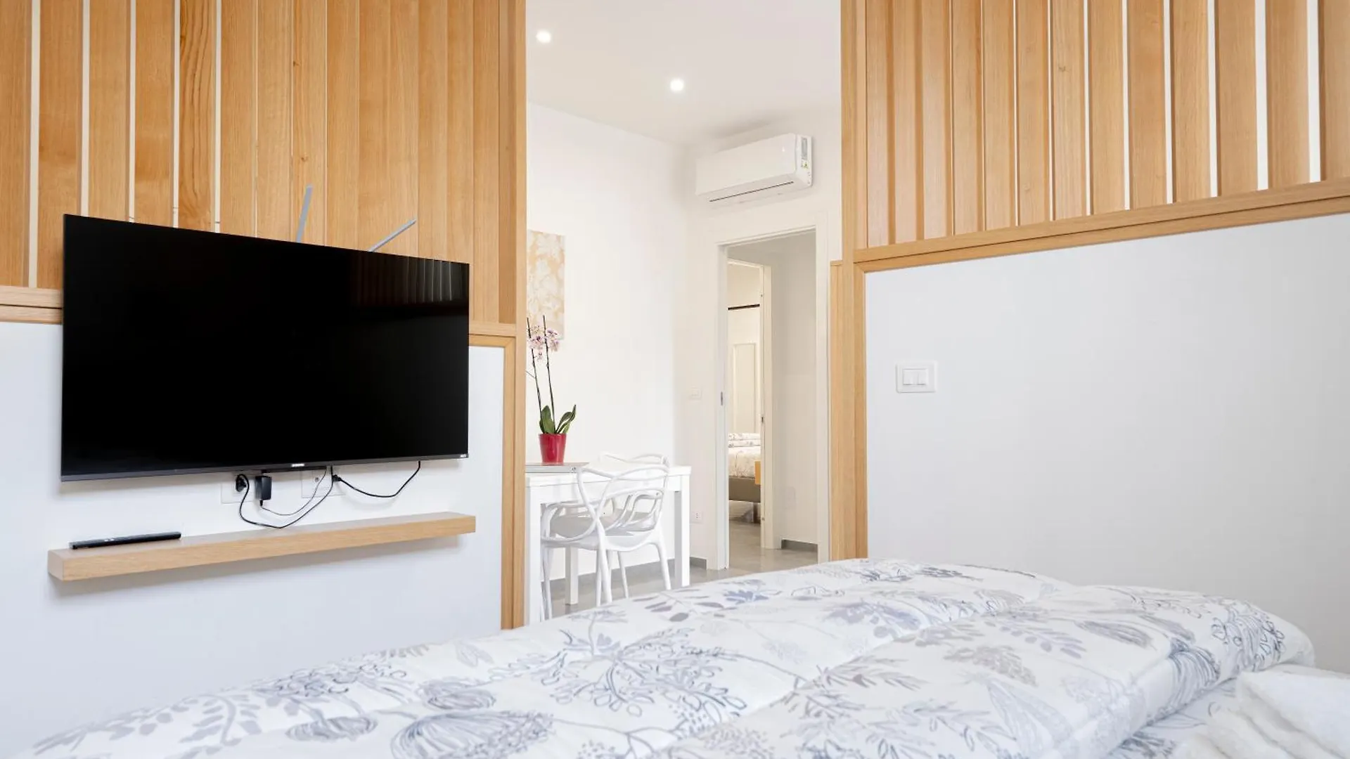 Eos - Elegants Apartments & Suites Syracuse 0*,  Italy