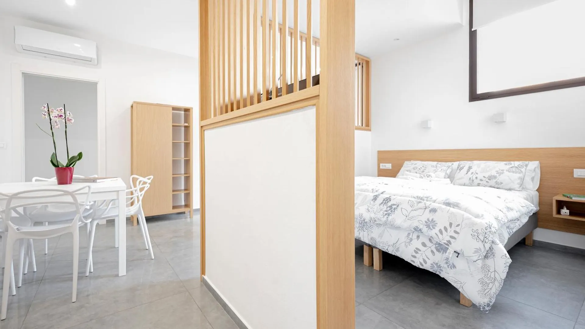 Eos - Elegants Apartments & Suites Syracuse 0*,  Italy