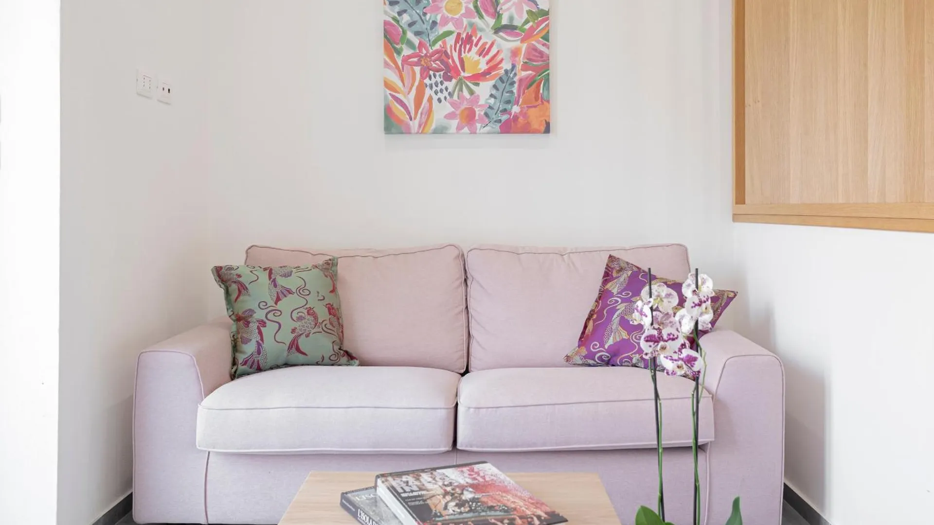Eos - Elegants Apartments & Suites Syracuse 0*,  Italy